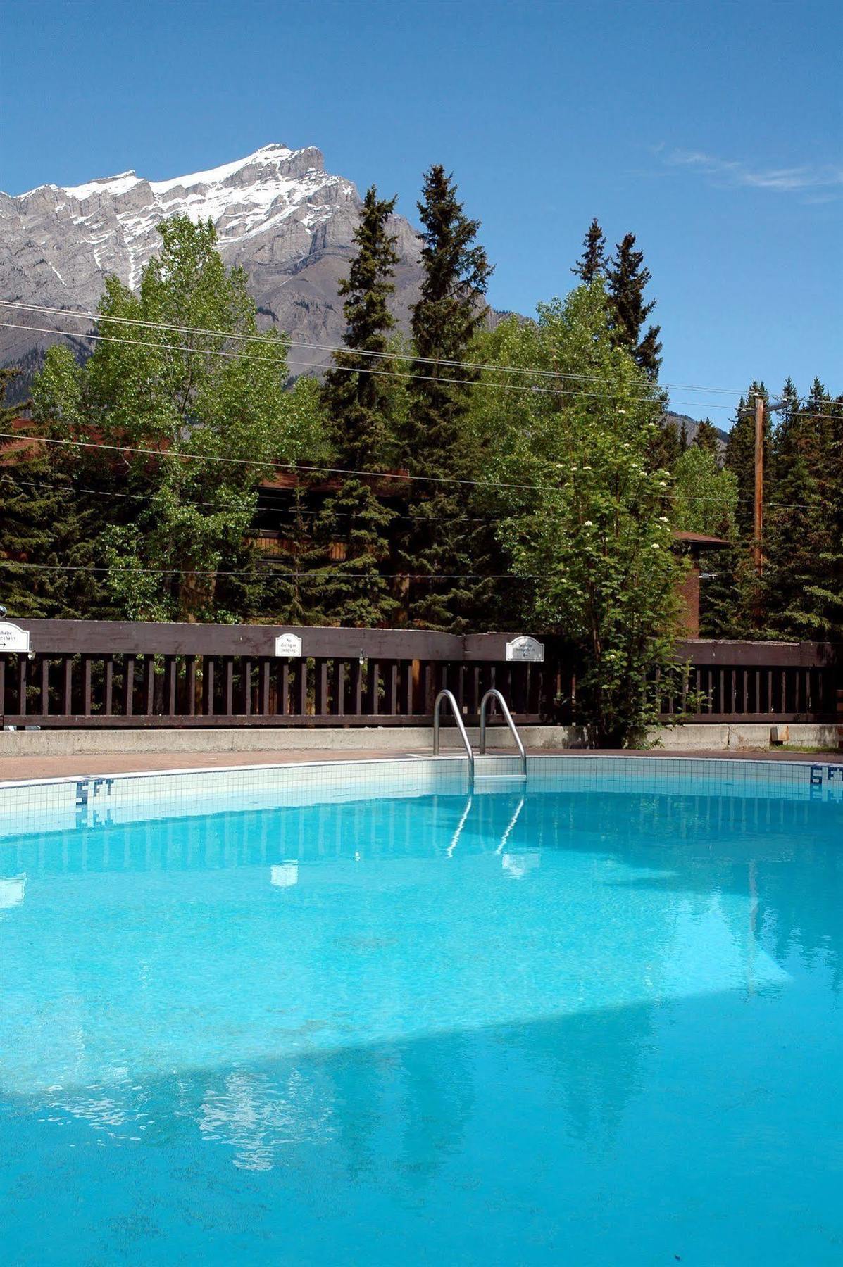 Banff Voyager Inn Exteriér fotografie